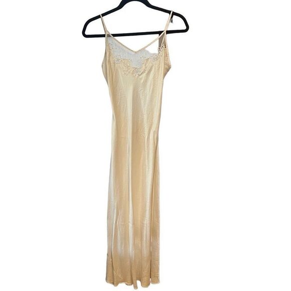 Y2K Victoria’s Secret Ivory Silk Floor Length Bridal Negligee - Picture 4 of 10